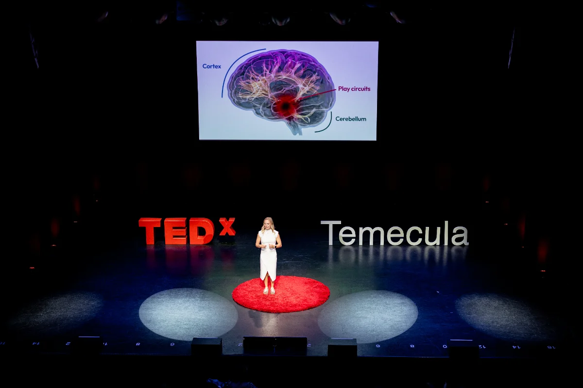 Mia Sundstrom speaking to an audience